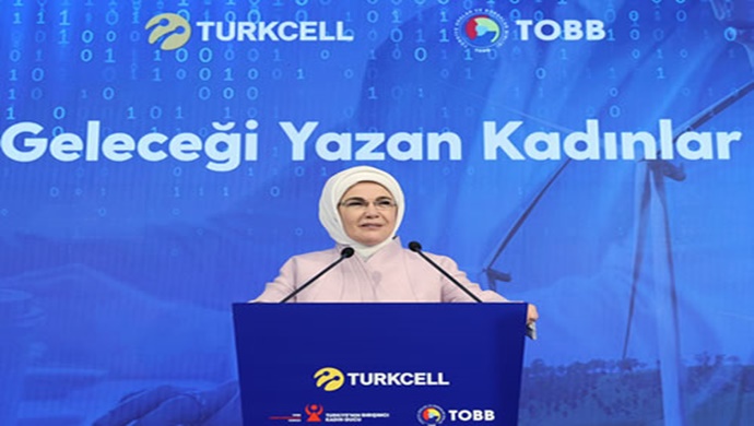 Emine Erdoğan, Geleceği Yazan Kadınlar Projesi’nin İklim Fikir Maratonu Ödül Töreni’ne katıldı
